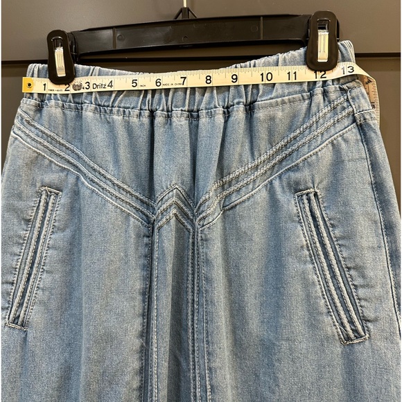 Vintage Frayed hem A Line Maxi denim skirt. Small. Denim blue. - Picture 6 of 6
